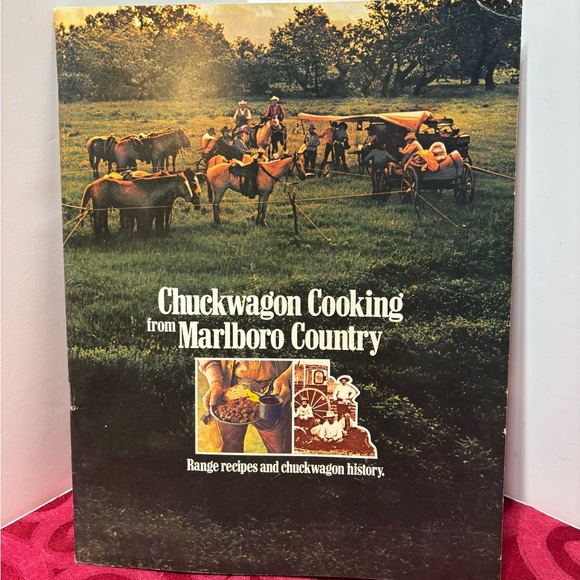 Vintage Small Marlboro Duffel Bag  - (1980's/1990's)(free Marlboro cookbook) - Picture 16 of 16